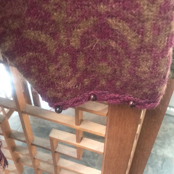 Express burgundy sweater with fringe - Picture 3 of 5